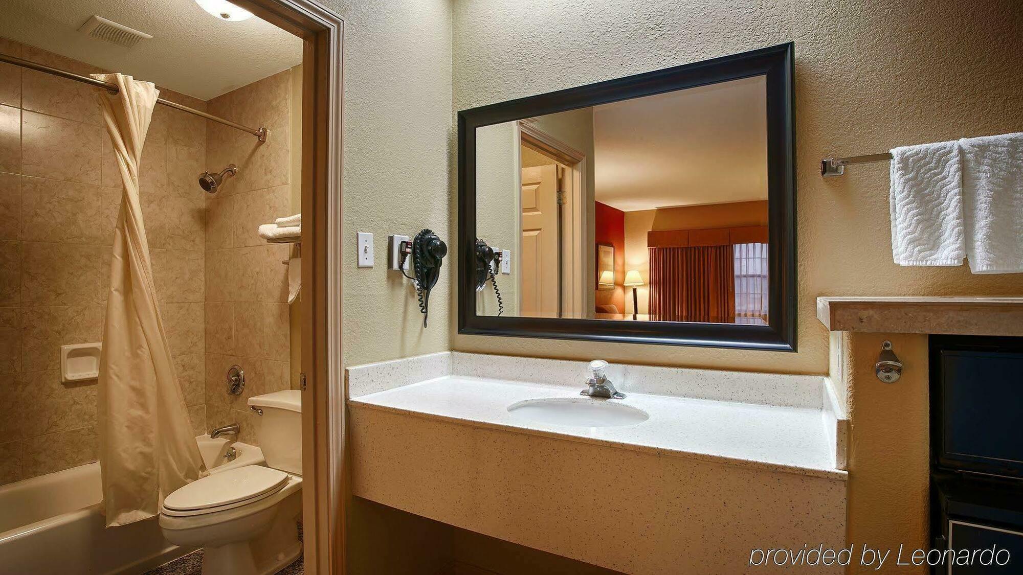 Best Western Airport Inn Monroe Exterior photo